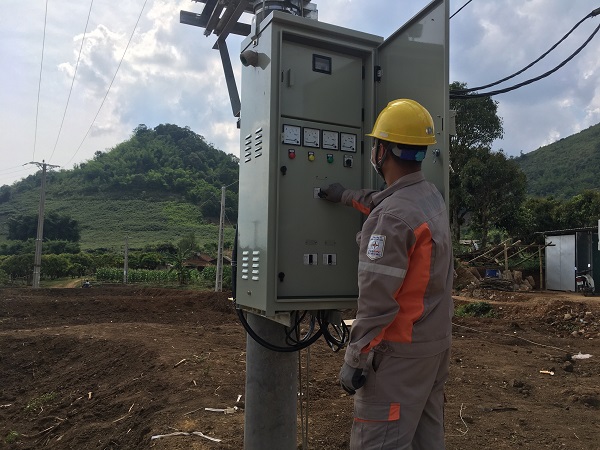 Sông Mã: 57 hộ dân bản Ten Ư được sử dụng điện lưới Quốc Gia